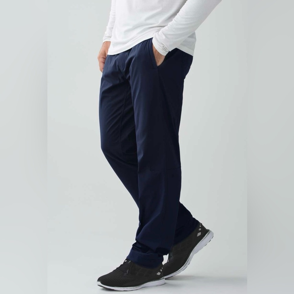 Lululemon Men's Seawall Track Pant Lined in Navy Blue size Medium